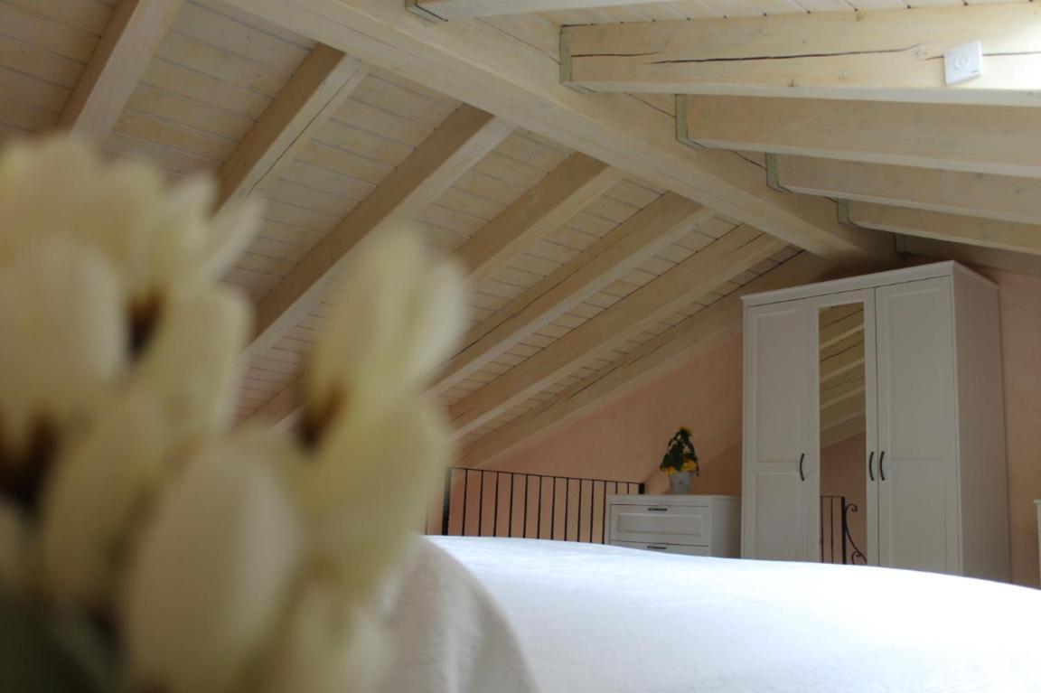 Apartment Casa Maganda Vista Tra E Sirmione Peschiera del Garda